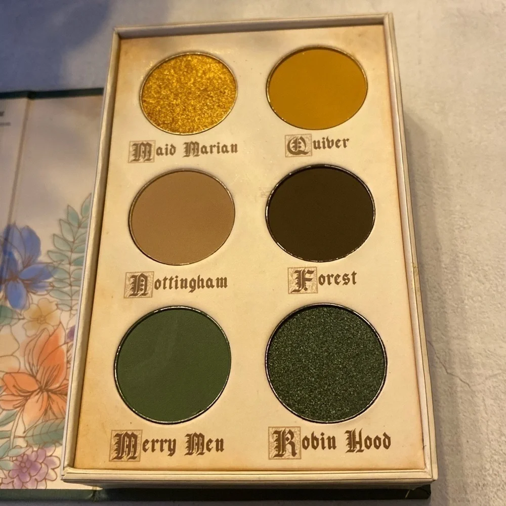 Storybook cosmetics Robinhood‎ palette